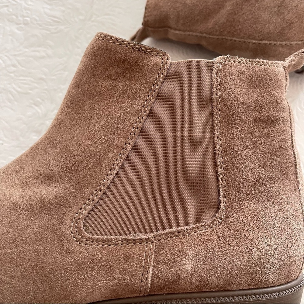 NWOB Hotter County Chelsea Boot Tan Suede US Size 9 - Picture 10 of 16